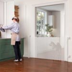 Puerta Barrera De Seguridad Retráctil Escaleras Mega Baby Blanco - Imagen 4