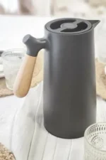 Jarra Termo 1lt Con Manija De Madera Pico Vertedor Color Mango Redondo Gris - Imagen 2